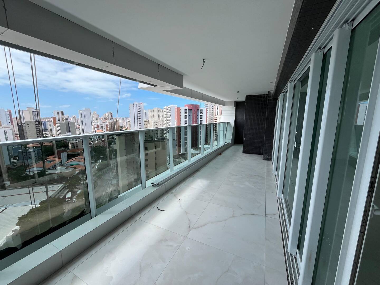 Apartamento à venda com 3 quartos, 153m² - Foto 8